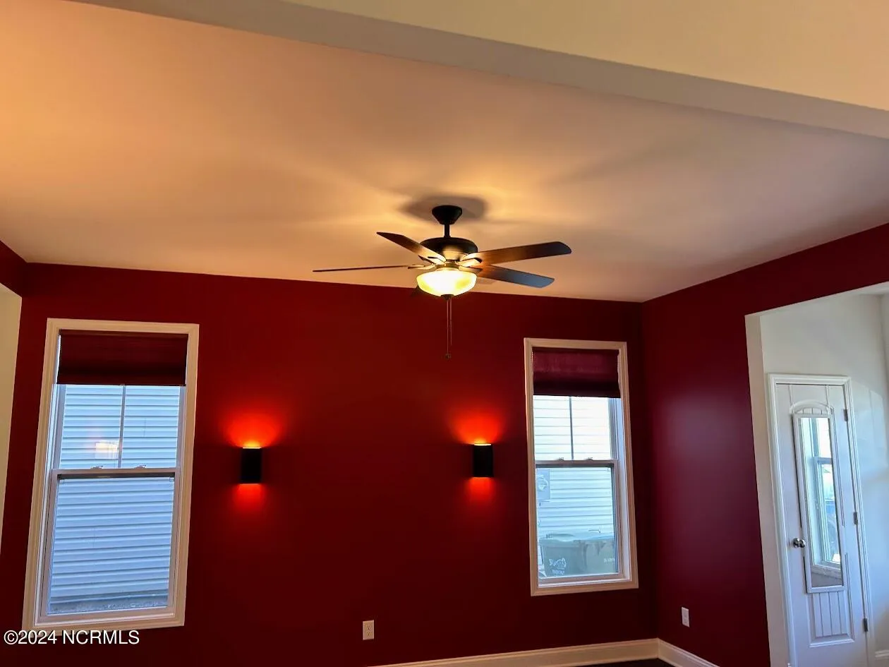 Wilmington, North Carolina 28409, United States, 4 Bedrooms Bedrooms, ,3 BathroomsBathrooms,Residential,Pending,37476