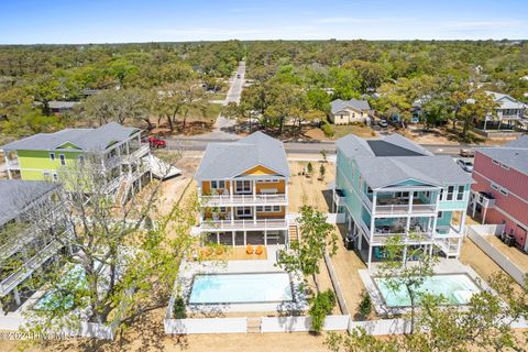 A home in Oak Island