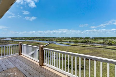 A home in North Topsail Beach