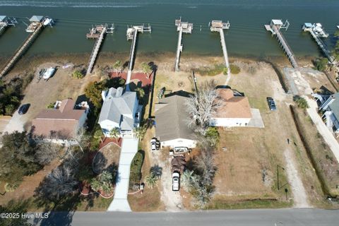 A home in Oak Island