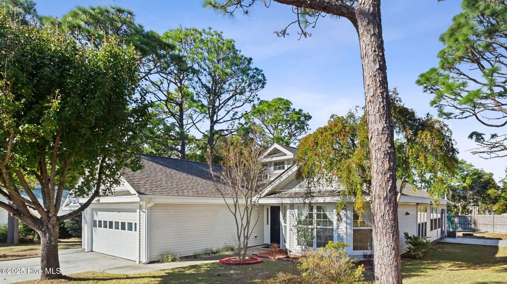 Photo of 619 E Telfair Circle, Wilmington, NC 28412 (MLS # 100538136)