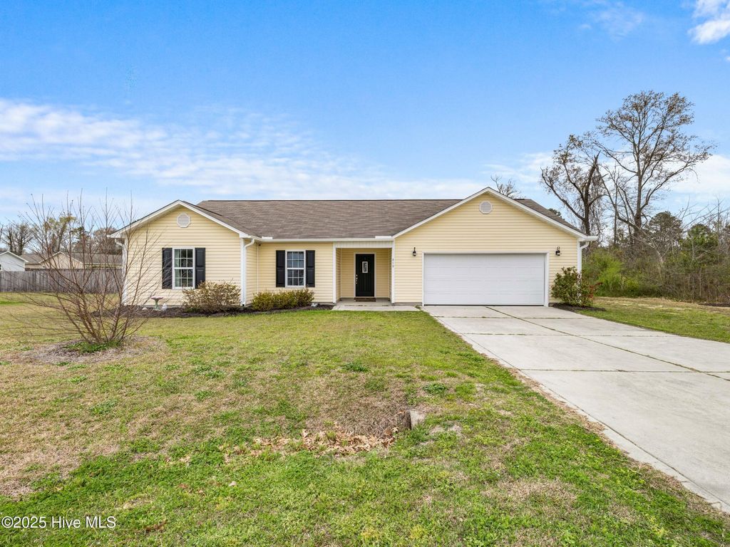 Photo of 419 Midnight Drive, Richlands, NC 28574 (MLS # 100496714)