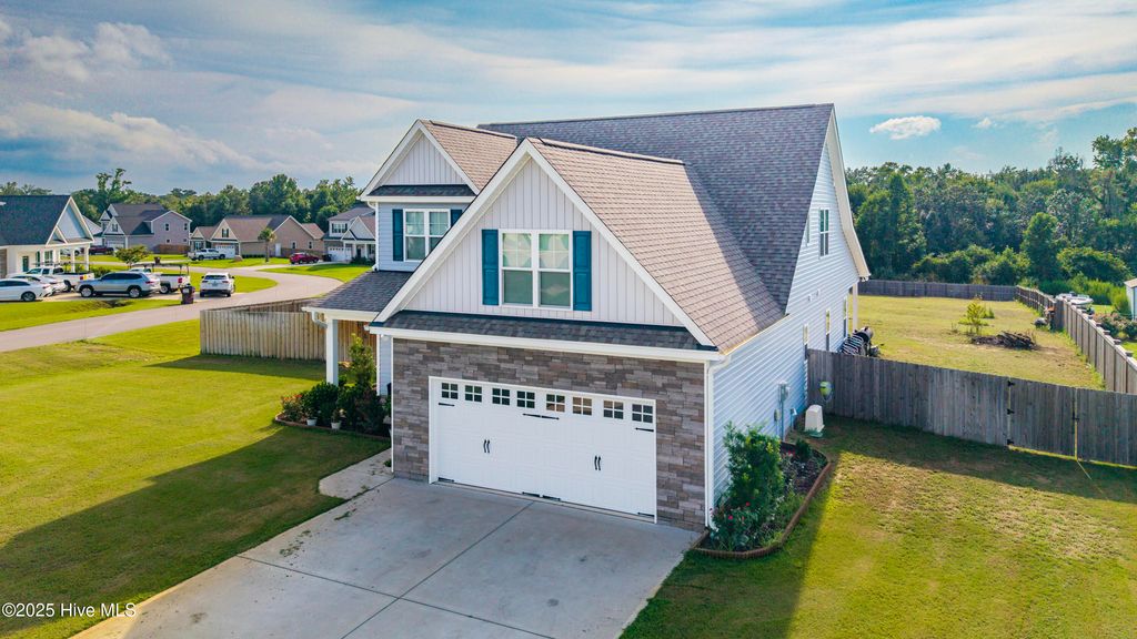 Photo of 422 Darel Street, Rocky Point, NC 28457 (MLS # 100524445)