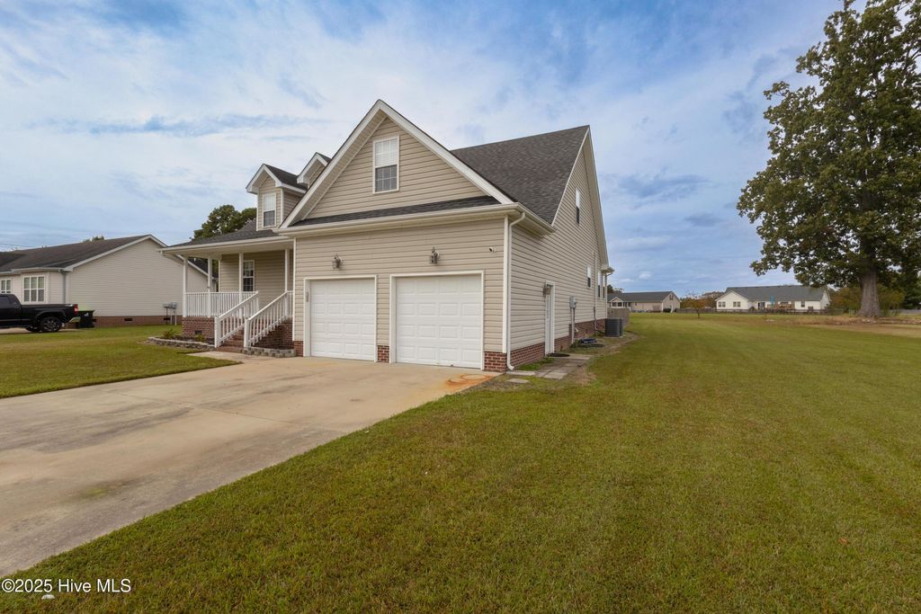 Photo of 103 Dramtree Drive, Elizabeth City, NC 27909 (MLS # 100535672)