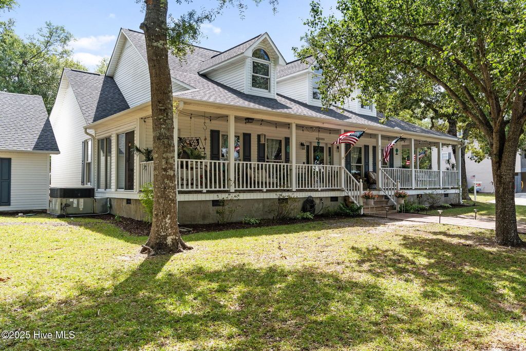 Photo of 801 E Yacht Drive, Oak Island, NC 28465 (MLS # 100529306)