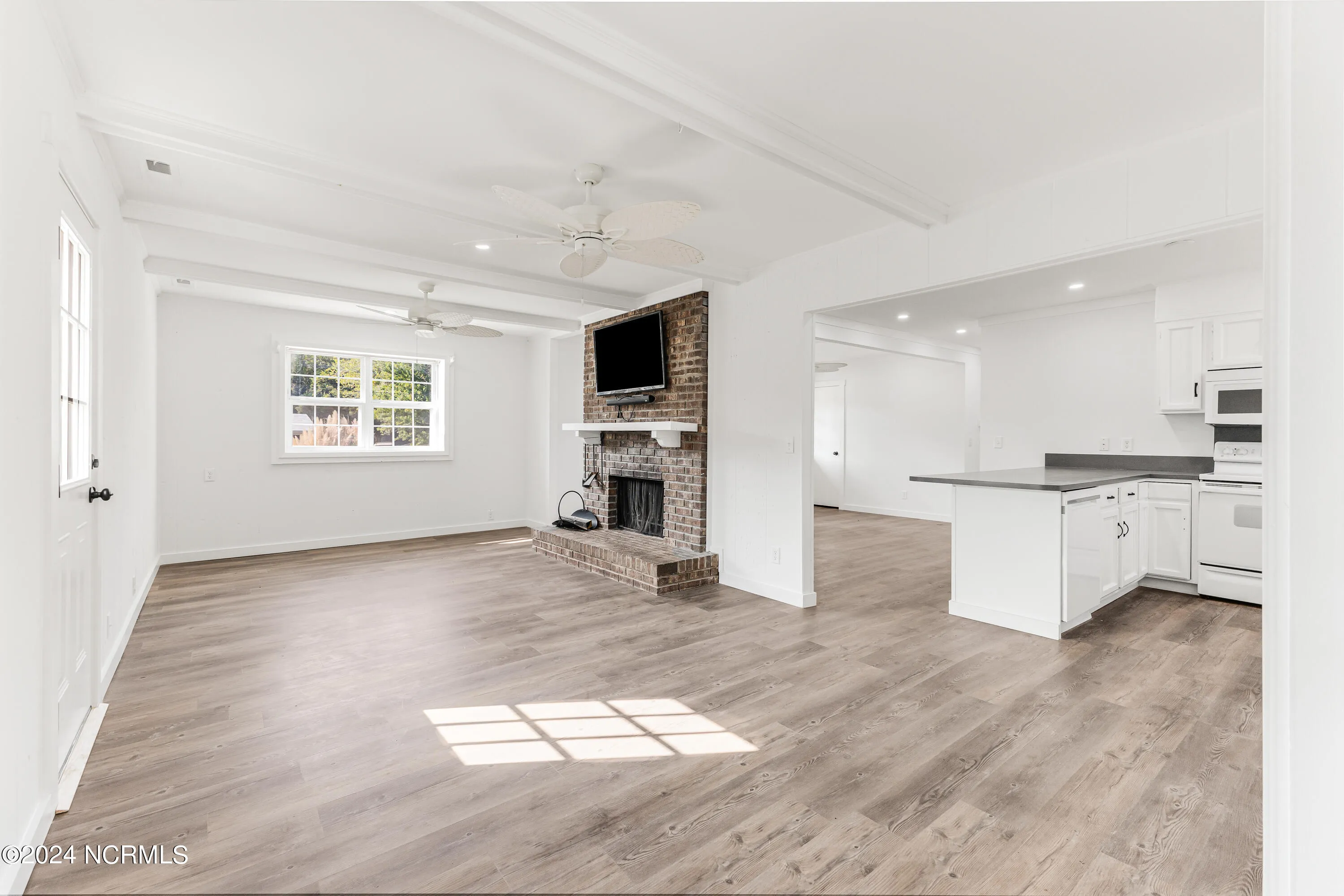 Wilmington, North Carolina 28412, United States, 4 Bedrooms Bedrooms, ,2 BathroomsBathrooms,Residential,Pending,47797