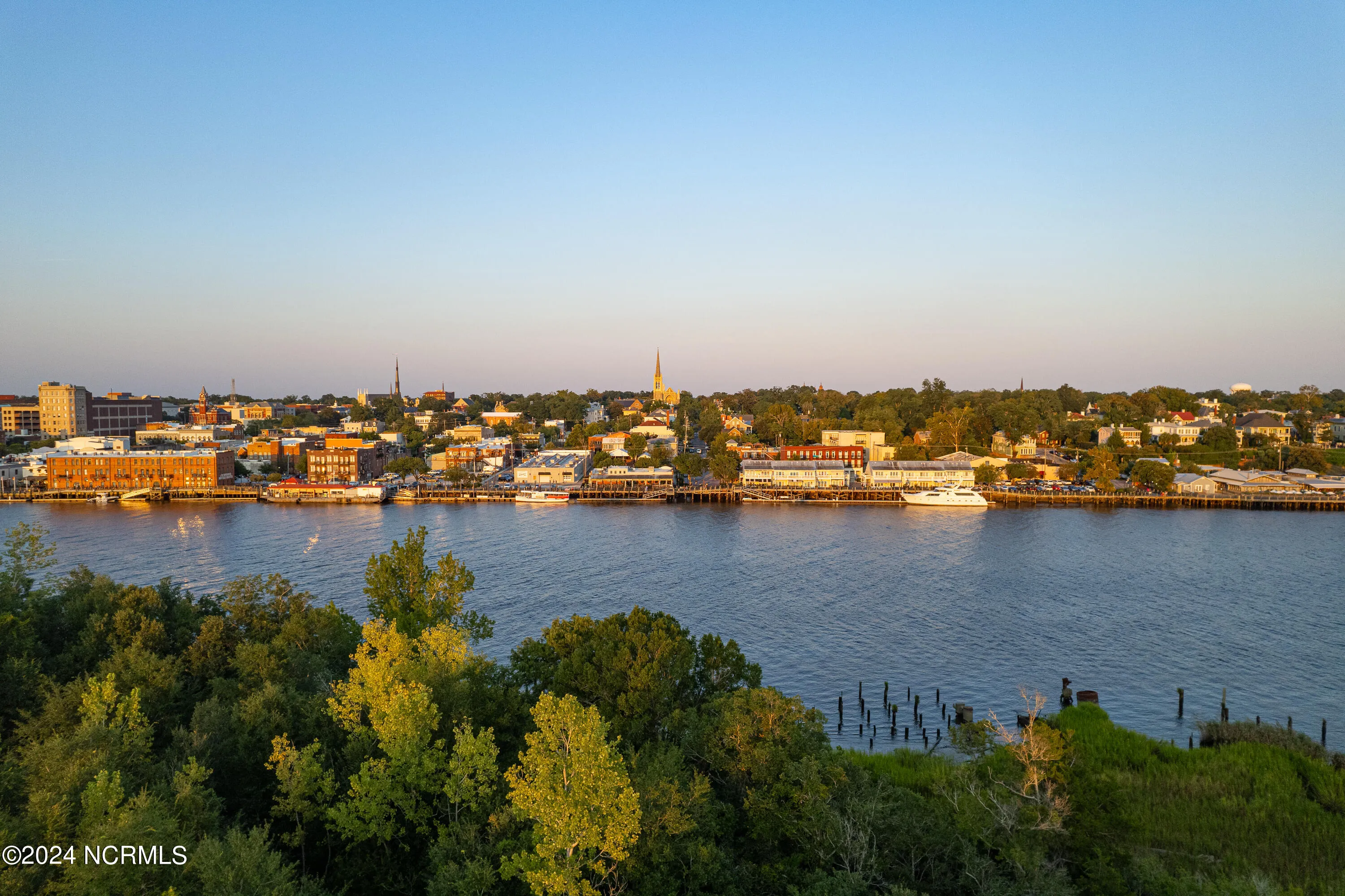 Wilmington, North Carolina 28412, United States, 4 Bedrooms Bedrooms, ,2 BathroomsBathrooms,Residential,Pending,47797