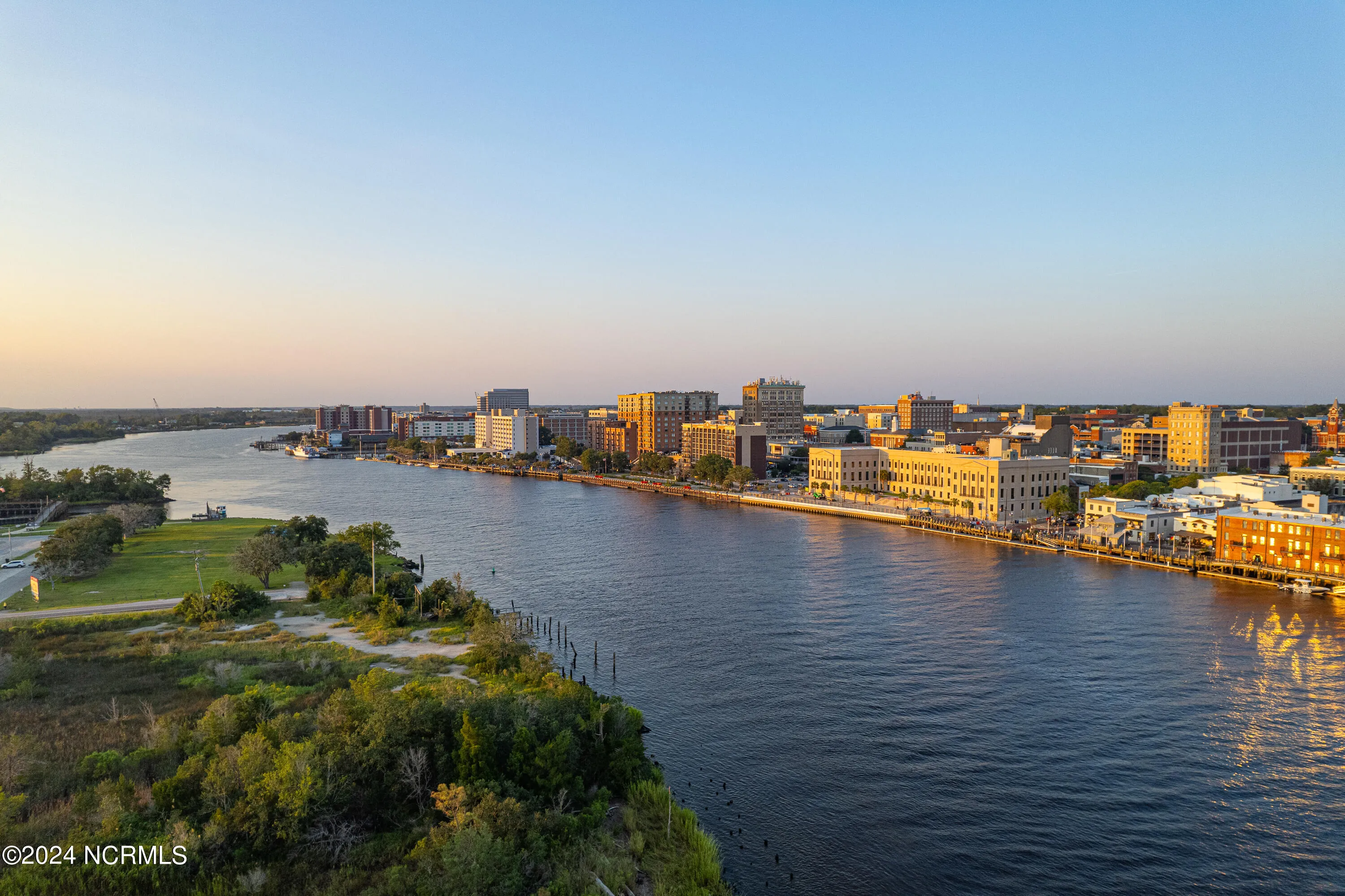 Wilmington, North Carolina 28412, United States, 4 Bedrooms Bedrooms, ,2 BathroomsBathrooms,Residential,Pending,47797