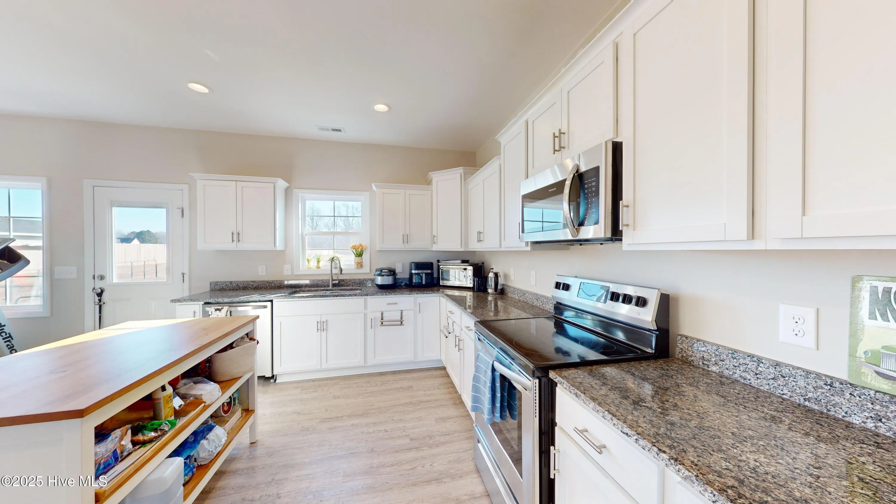 Stella, North Carolina 28582, United States, 4 Bedrooms Bedrooms, ,3 BathroomsBathrooms,Residential,Active,5146