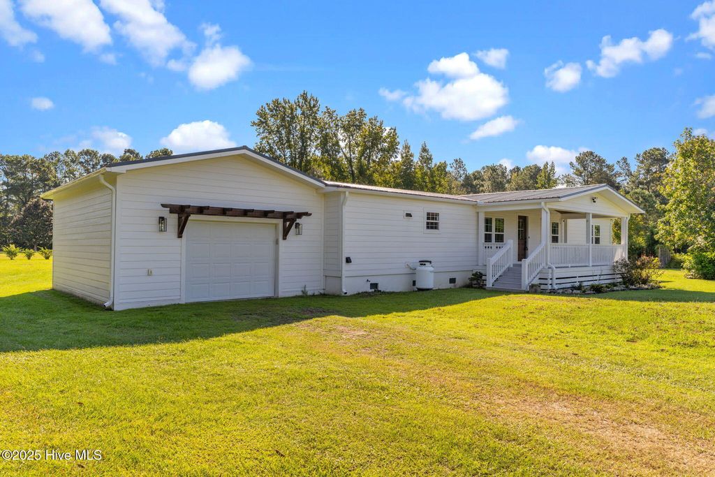 Photo of 56 Sage Drive, Burgaw, NC 28425 (MLS # 100529486)