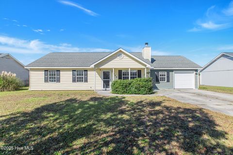 Tiny photo for 409 Foxtrace Lane, Hubert, NC 28539 (MLS # 100539855)