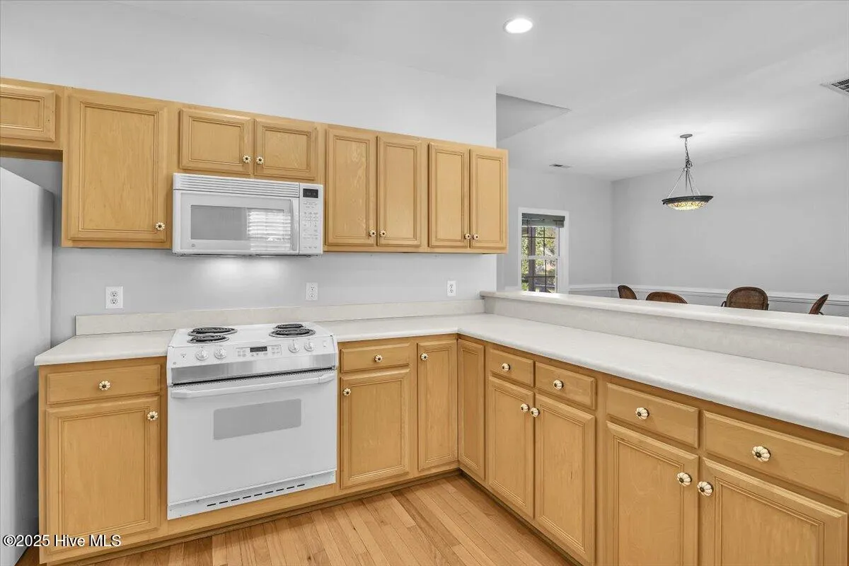 Wilmington, North Carolina 28409, United States, 3 Bedrooms Bedrooms, ,2 BathroomsBathrooms,Residential,Coming Soon,221456