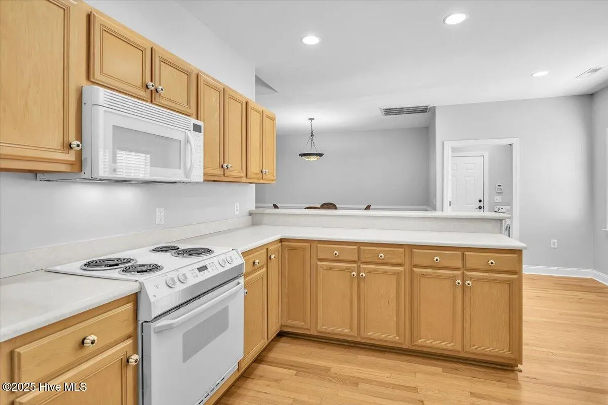 Wilmington, North Carolina 28409, United States, 3 Bedrooms Bedrooms, ,2 BathroomsBathrooms,Residential,Coming Soon,221456