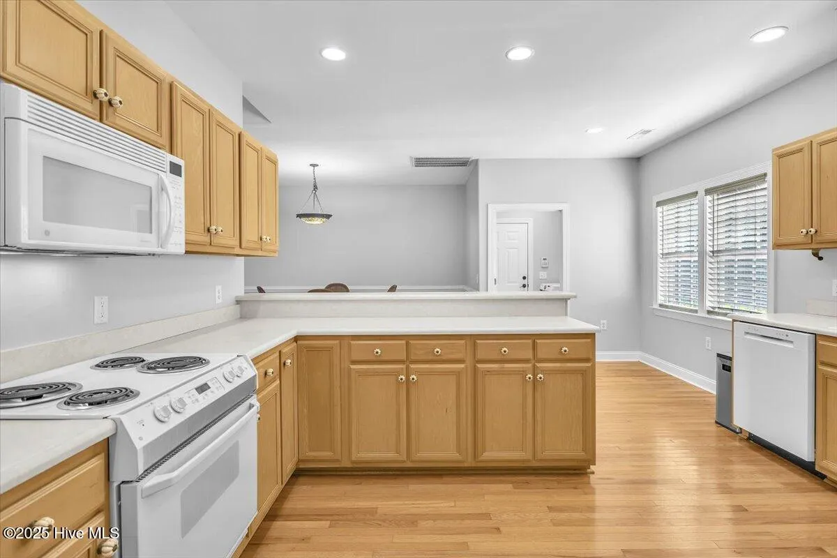 Wilmington, North Carolina 28409, United States, 3 Bedrooms Bedrooms, ,2 BathroomsBathrooms,Residential,Coming Soon,221456