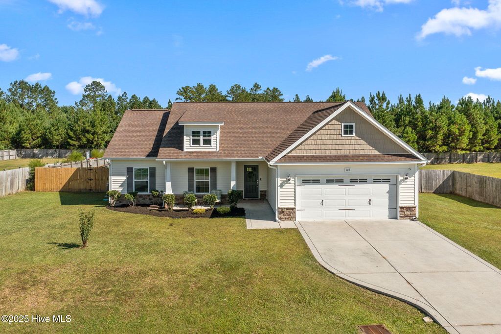 Photo of 109 Gillcrest Lane, Hubert, NC 28539 (MLS # 100530685)