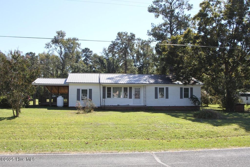 Photo of 10429 Twisted Hickory Road, Bladenboro, NC 28320 (MLS # 100537507)
