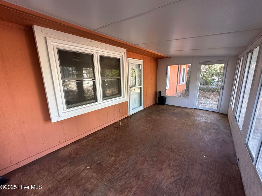 Photo of 911 N Caswell Avenue, Southport, NC 28461 (MLS # 100543664)