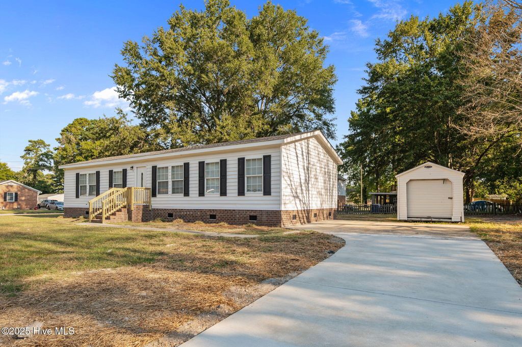 Photo of 206 Woodside Road, Greenville, NC 27834 (MLS # 100529516)