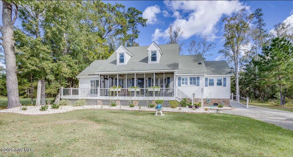 Photo of 205 E Dowry Creek, Belhaven, NC 27810 (MLS # 100535235)