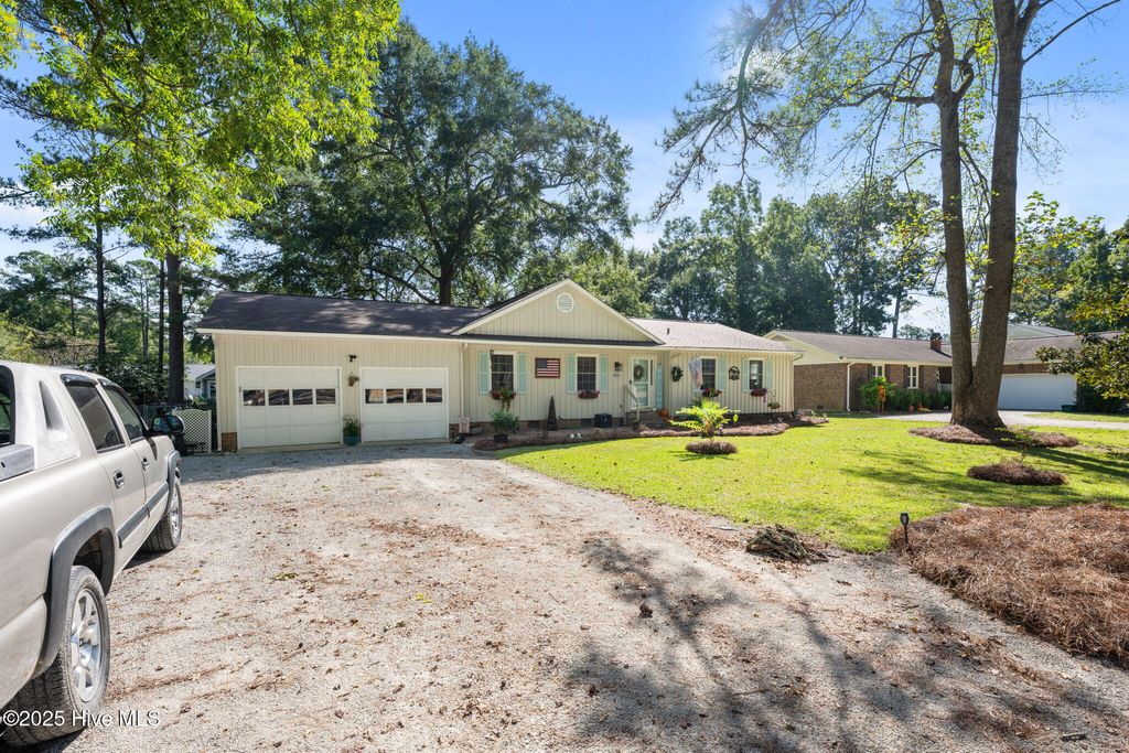 Photo of 3013 Red Fox Road, Trent Woods, NC 28562 (MLS # 100534489)