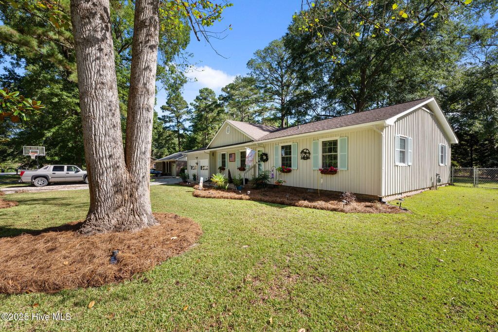 Photo of 3013 Red Fox Road, Trent Woods, NC 28562 (MLS # 100534489)