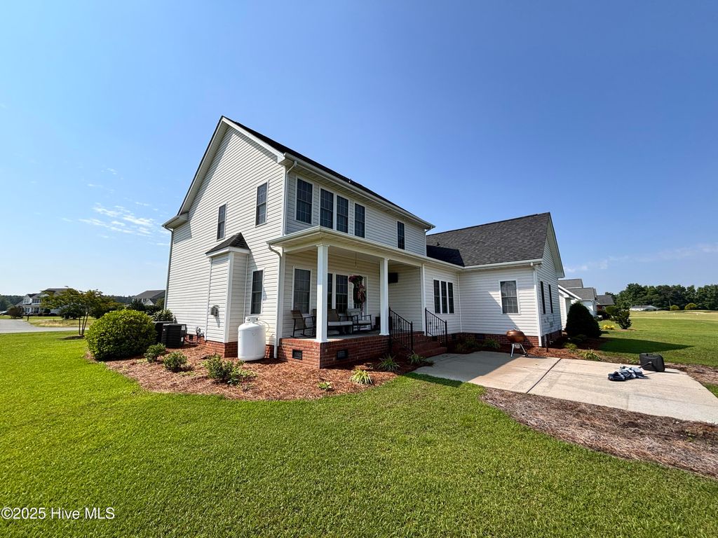 Photo of 1604 Timberlake Drive, Clinton, NC 28328 (MLS # 100507644)