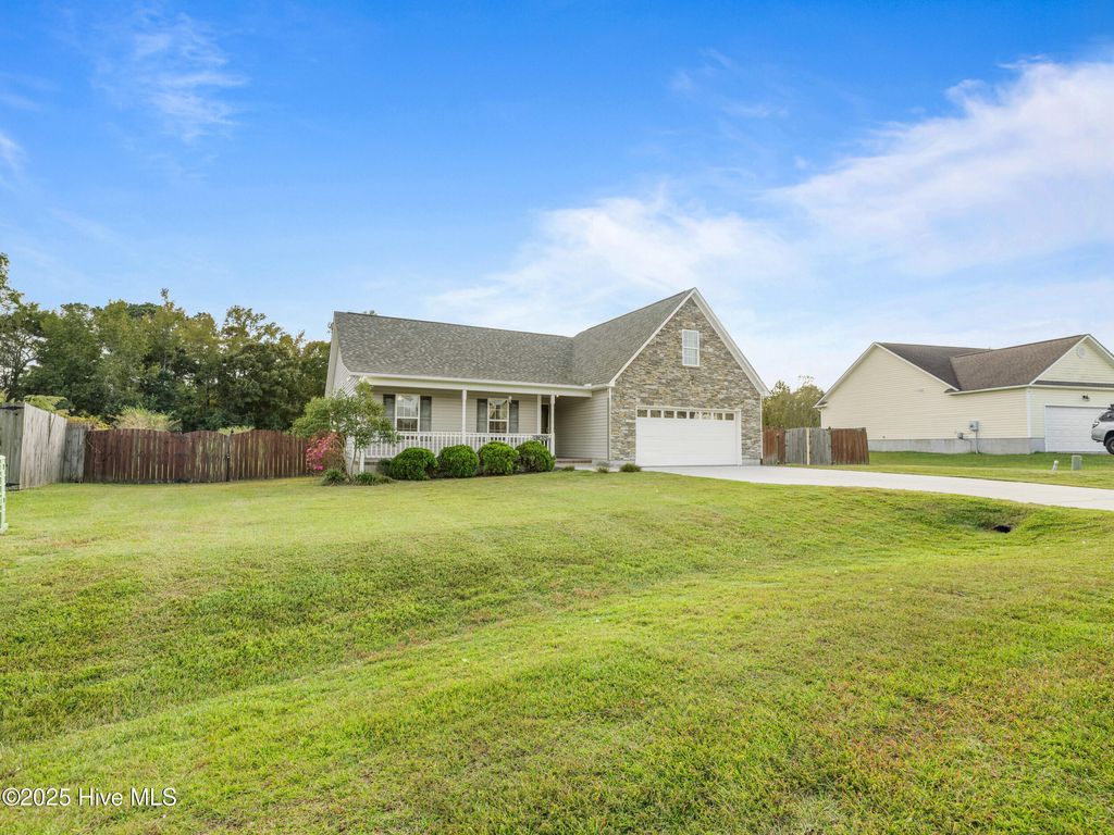 Photo of 305 Forbes Lane, Jacksonville, NC 28540 (MLS # 100535701)