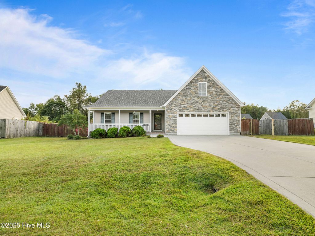 Photo of 305 Forbes Lane, Jacksonville, NC 28540 (MLS # 100535701)