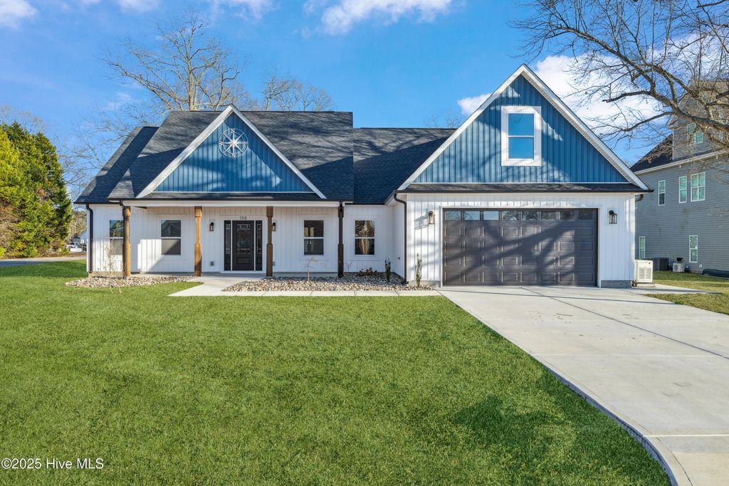 Photo of 405 Landfall Court, Newport, NC 28570 (MLS # 100525951)
