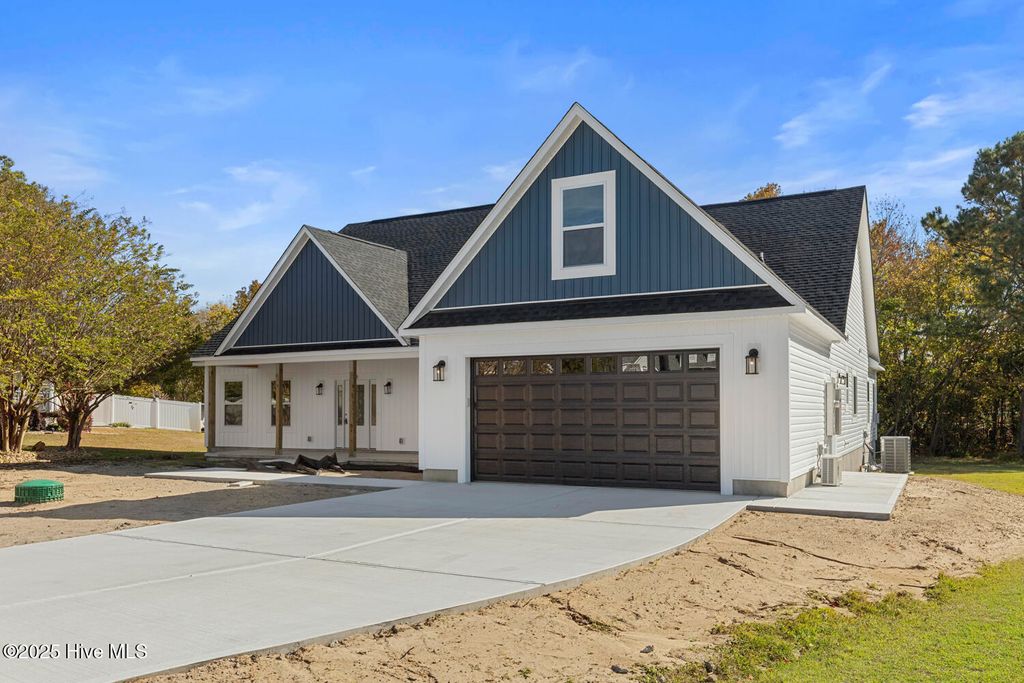 Photo of 405 Landfall Court, Newport, NC 28570 (MLS # 100525951)