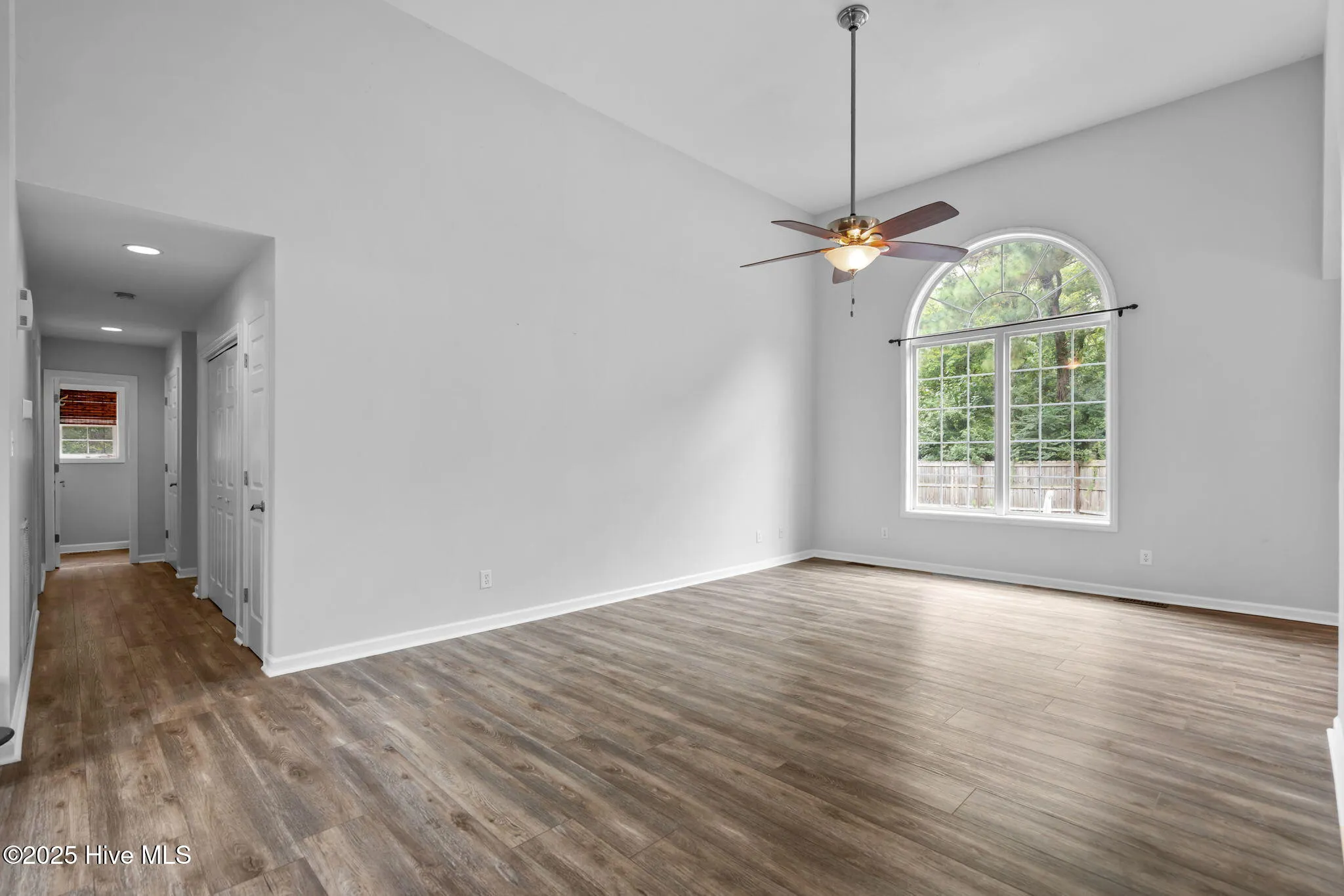 Wilmington, North Carolina 28405, United States, 4 Bedrooms Bedrooms, ,3 BathroomsBathrooms,Residential,Pending,209215