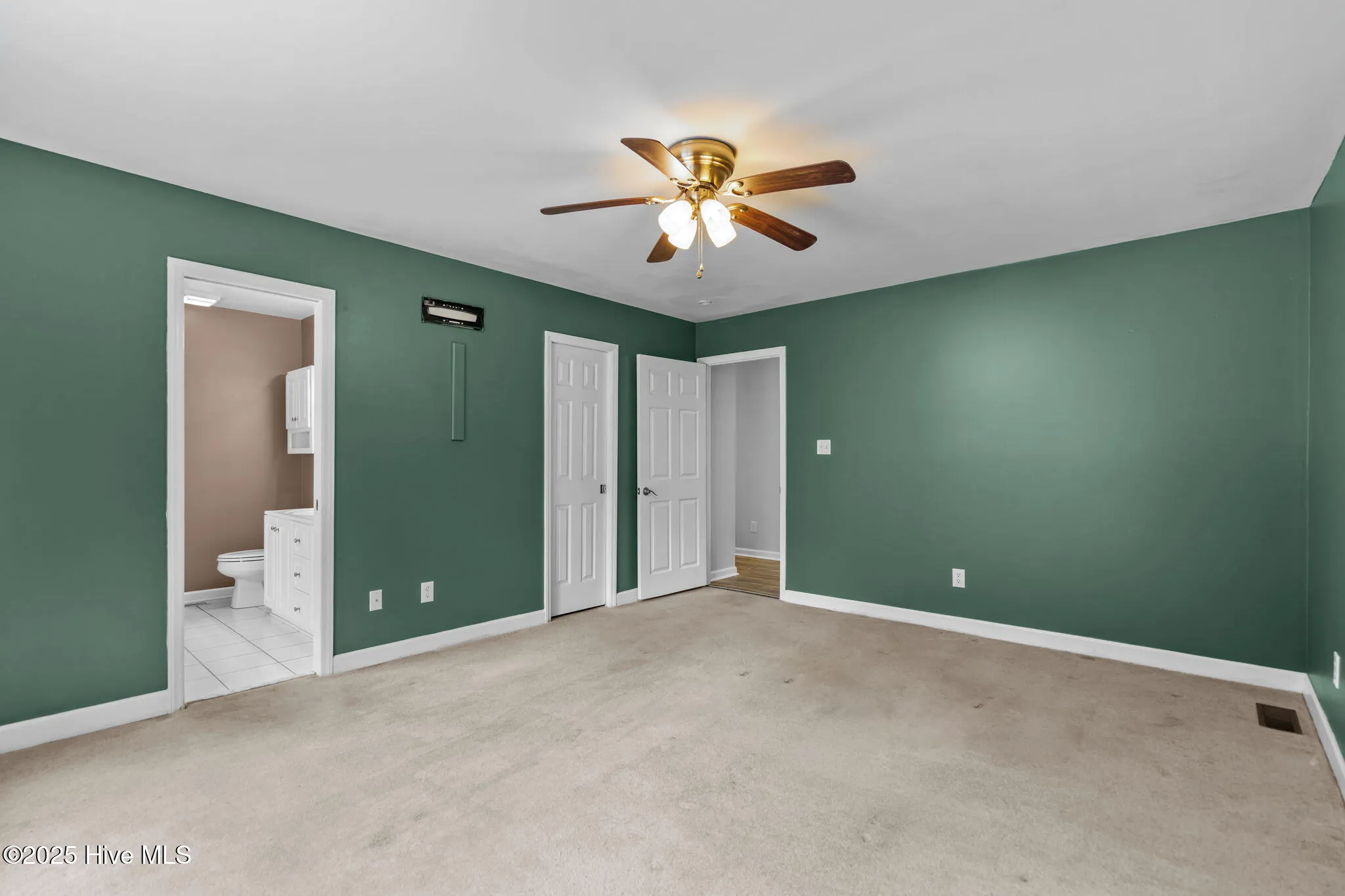 Wilmington, North Carolina 28405, United States, 4 Bedrooms Bedrooms, ,3 BathroomsBathrooms,Residential,Pending,209215