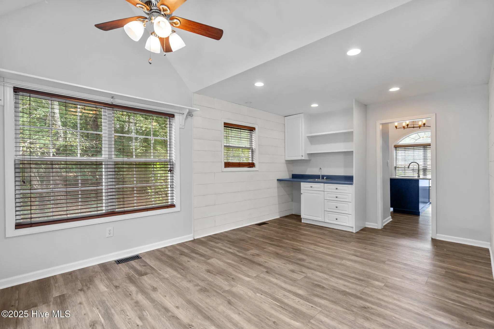 Wilmington, North Carolina 28405, United States, 4 Bedrooms Bedrooms, ,3 BathroomsBathrooms,Residential,Pending,209215