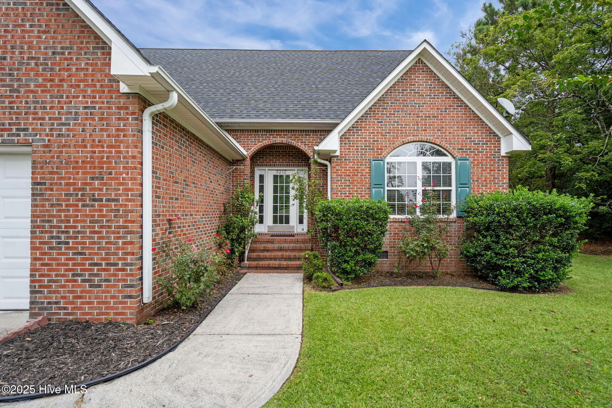 Wilmington, North Carolina 28405, United States, 4 Bedrooms Bedrooms, ,3 BathroomsBathrooms,Residential,Pending,209215