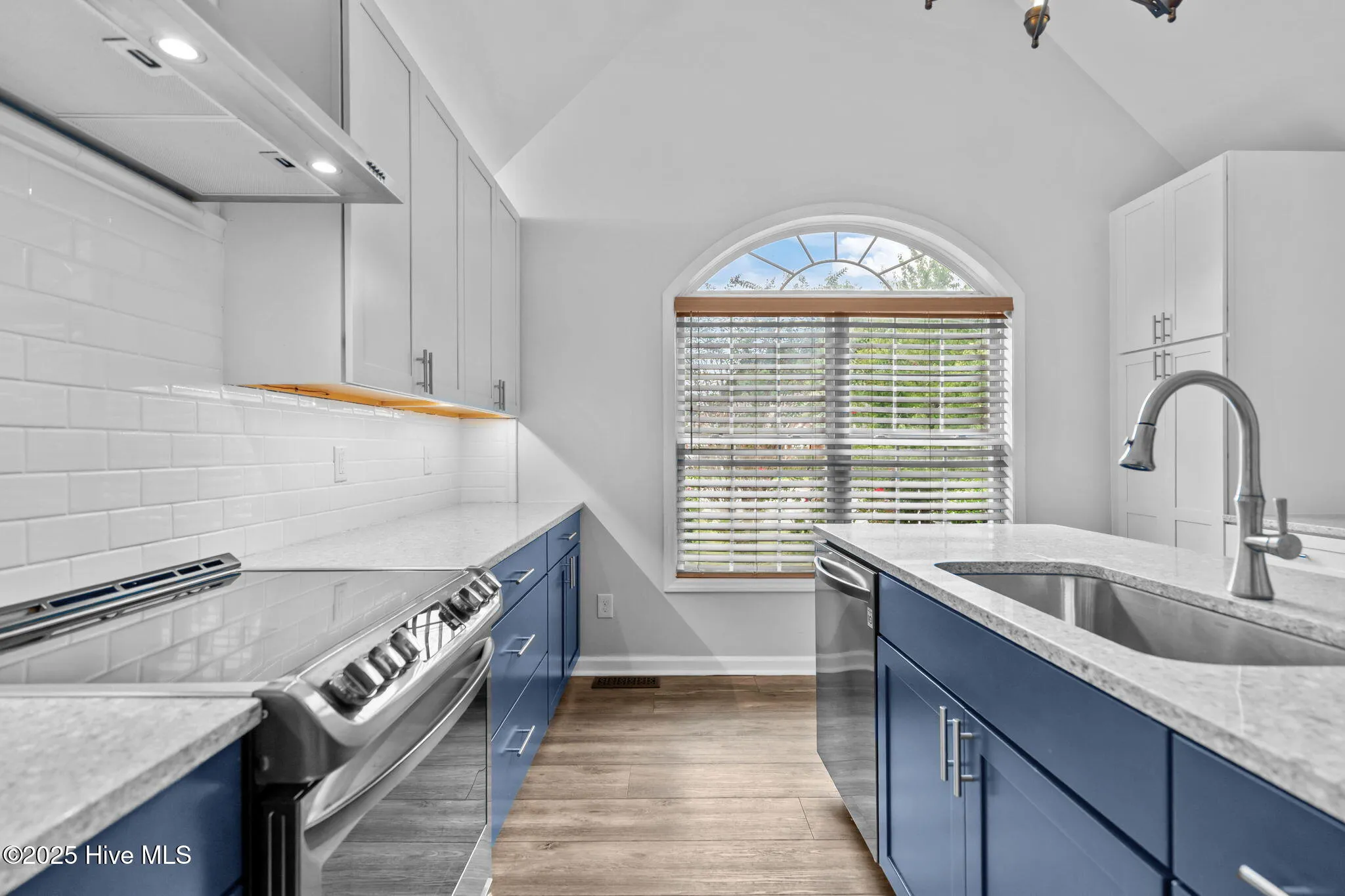 Wilmington, North Carolina 28405, United States, 4 Bedrooms Bedrooms, ,3 BathroomsBathrooms,Residential,Pending,209215