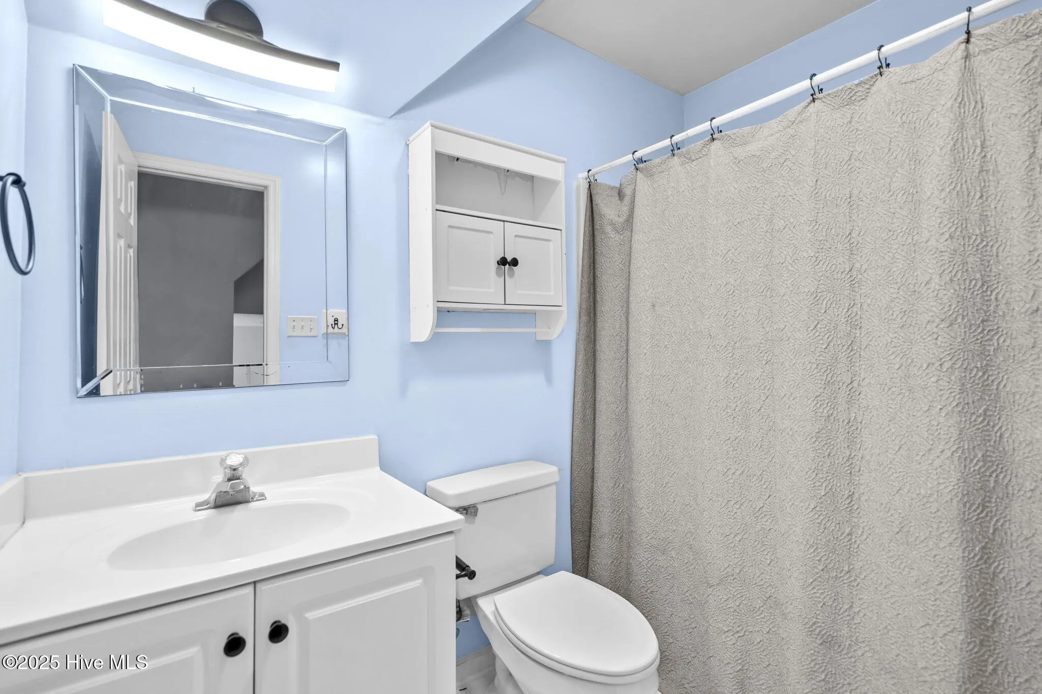 Wilmington, North Carolina 28405, United States, 4 Bedrooms Bedrooms, ,3 BathroomsBathrooms,Residential,Pending,209215