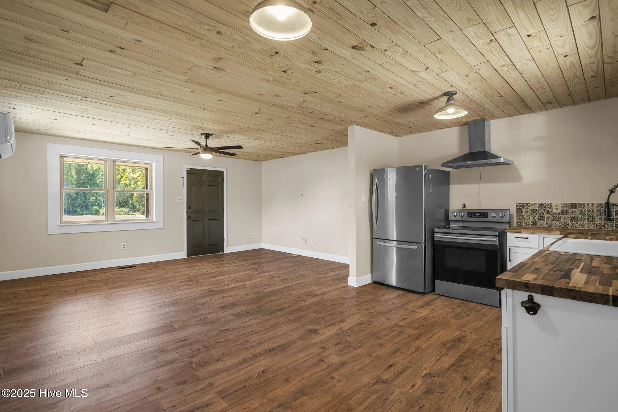 Tar Heel, North Carolina 28392, United States, 2 Bedrooms Bedrooms, ,1 BathroomBathrooms,Residential,Active,219717