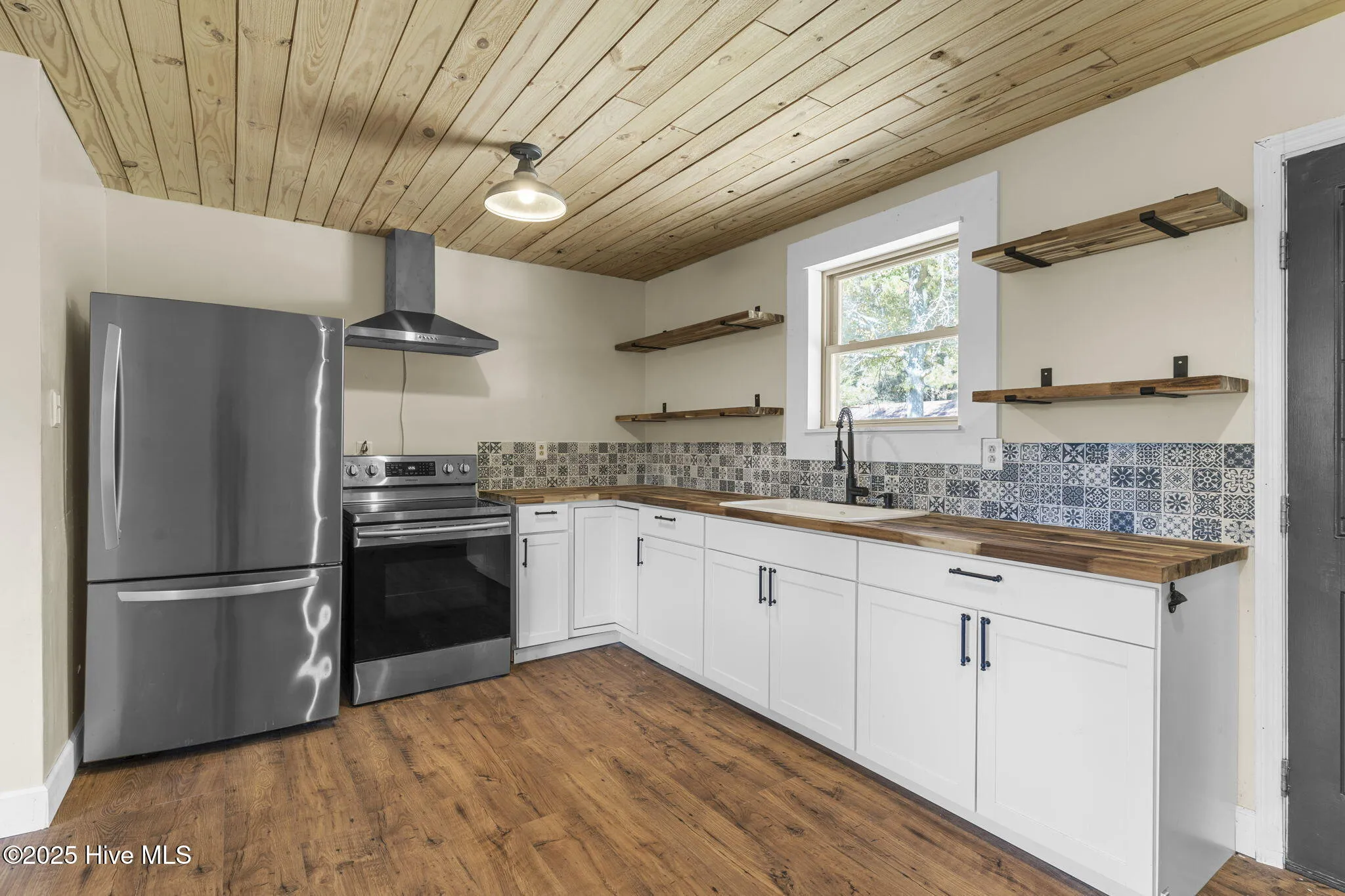 Tar Heel, North Carolina 28392, United States, 2 Bedrooms Bedrooms, ,1 BathroomBathrooms,Residential,Active,219717