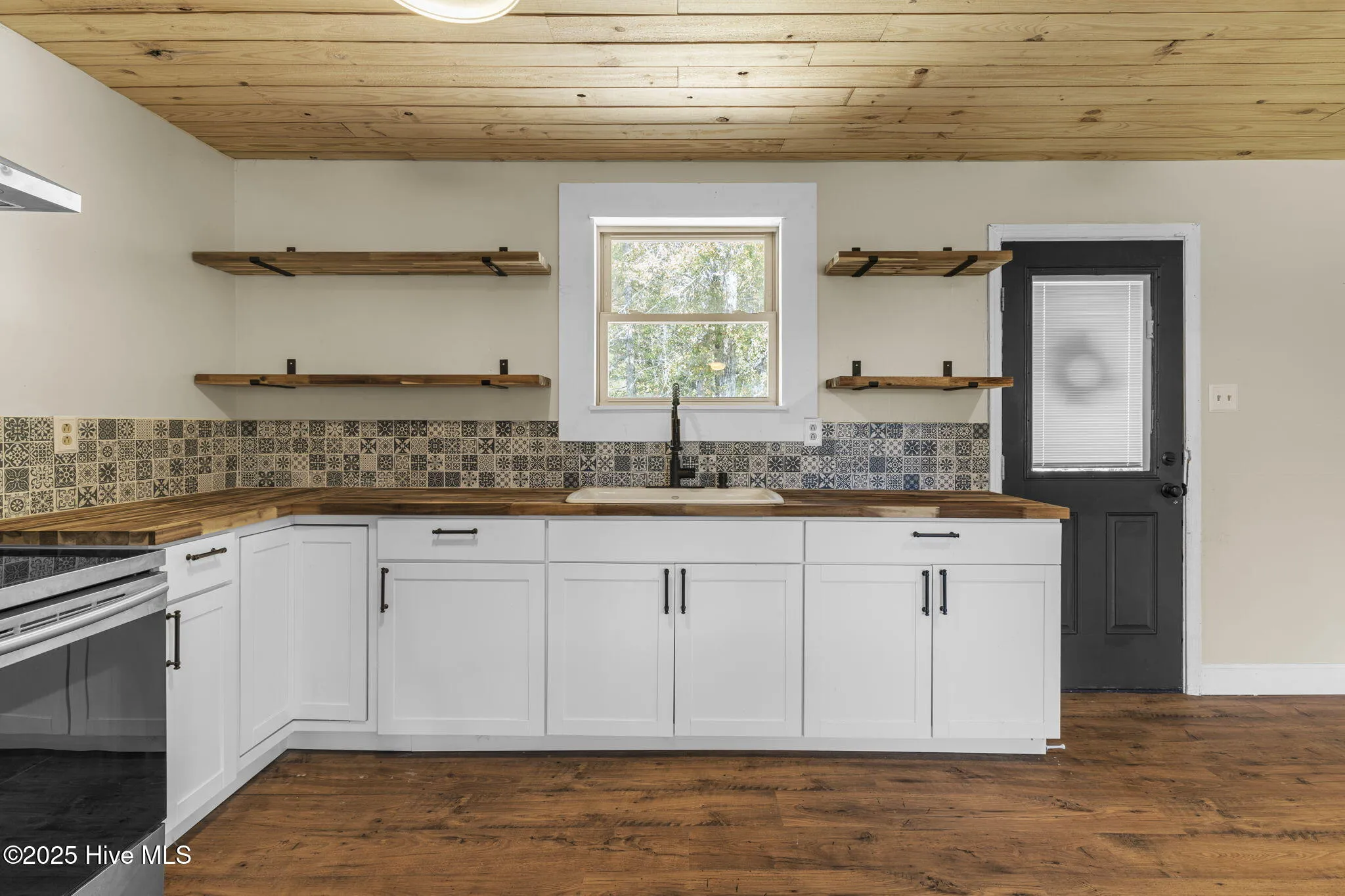 Tar Heel, North Carolina 28392, United States, 2 Bedrooms Bedrooms, ,1 BathroomBathrooms,Residential,Active,219717