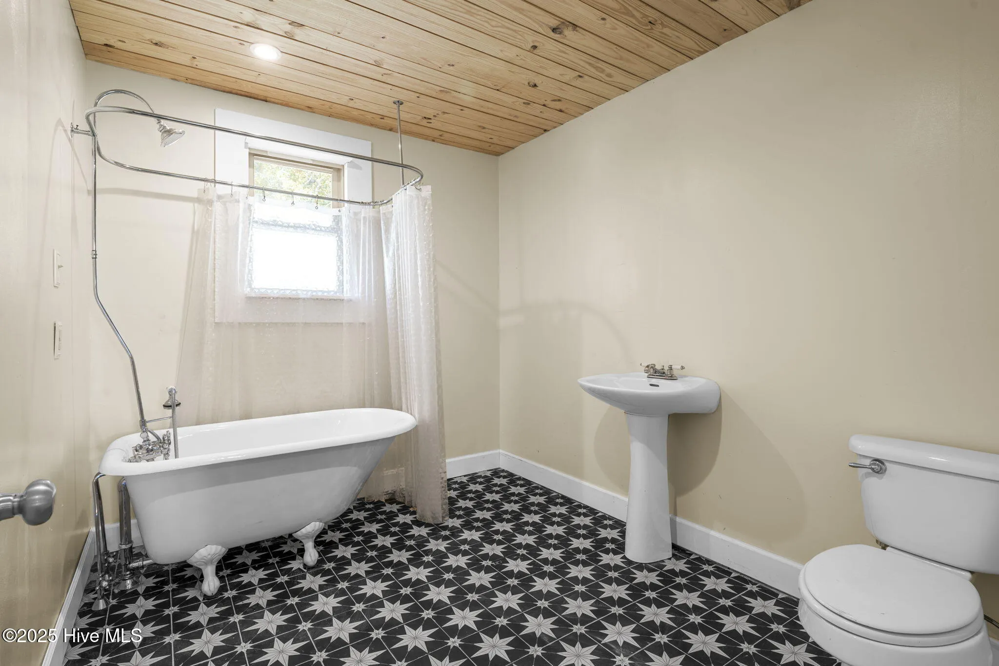 Tar Heel, North Carolina 28392, United States, 2 Bedrooms Bedrooms, ,1 BathroomBathrooms,Residential,Active,219717