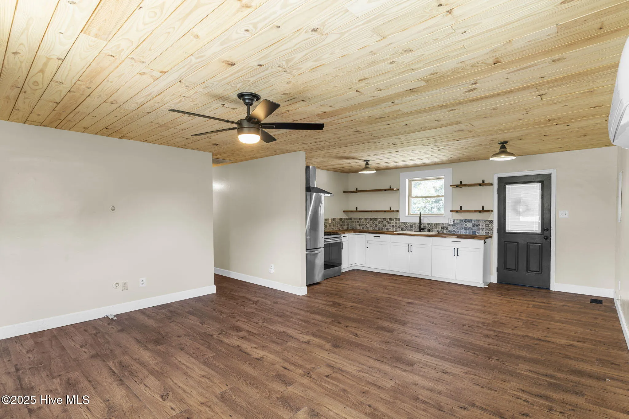 Tar Heel, North Carolina 28392, United States, 2 Bedrooms Bedrooms, ,1 BathroomBathrooms,Residential,Active,219717