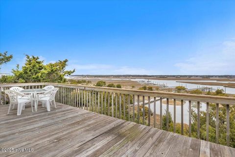 A home in Oak Island