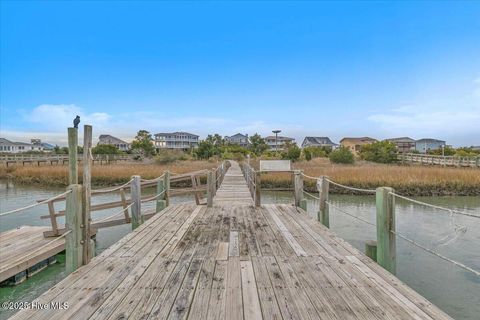 A home in Oak Island