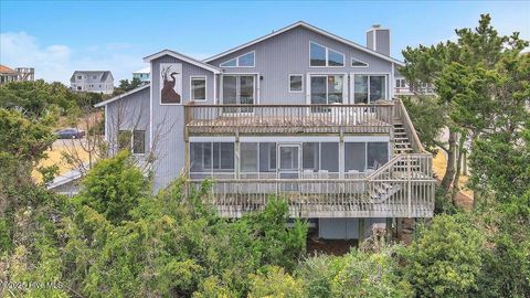 A home in Oak Island