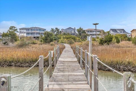 A home in Oak Island