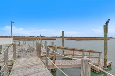 A home in Oak Island