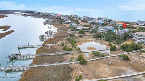 A home in Oak Island