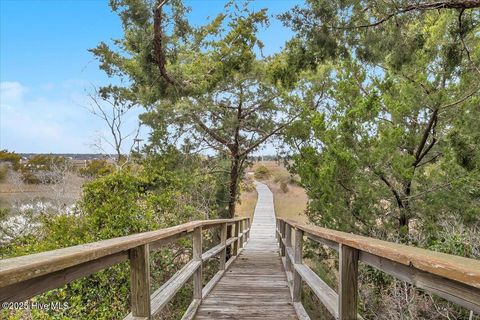 A home in Oak Island