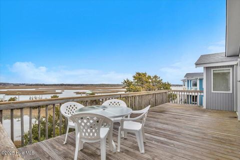 A home in Oak Island