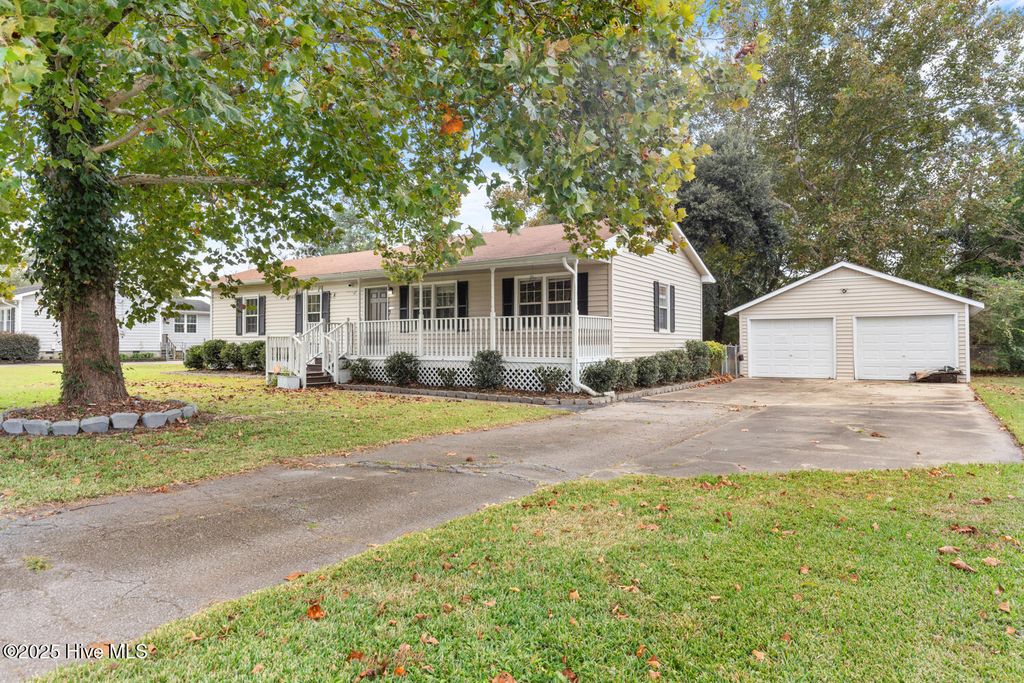 Photo of 104 Maiden Lane, Jacksonville, NC 28546 (MLS # 100535767)